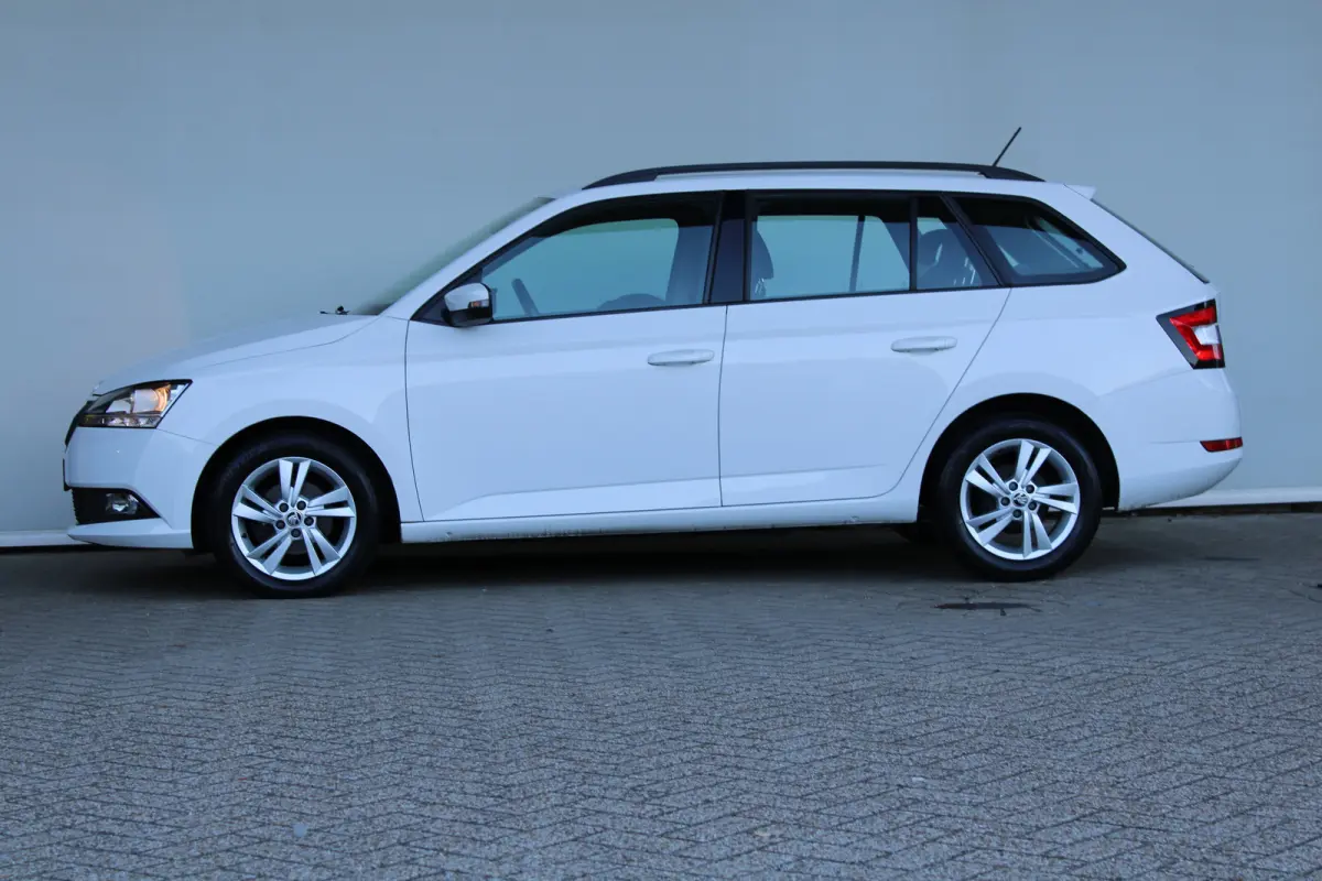 1.0 TSI Business Edition | Parkeersensoren achter | Climate control | Cruise control | Apple carplay & Android auto |