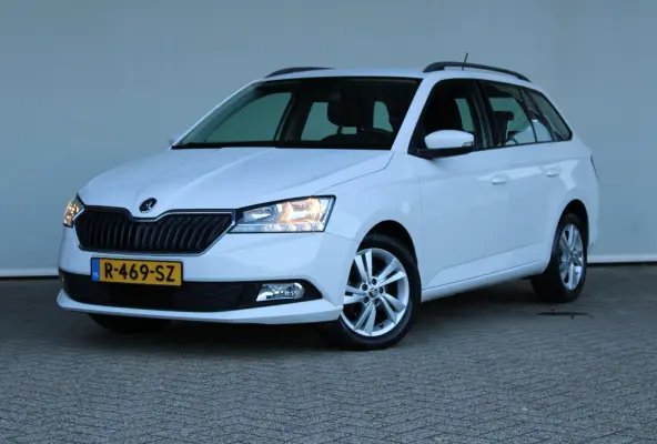 1.0 TSI Business Edition | Parkeersensoren achter | Climate control | Cruise control | Apple carplay & Android auto |