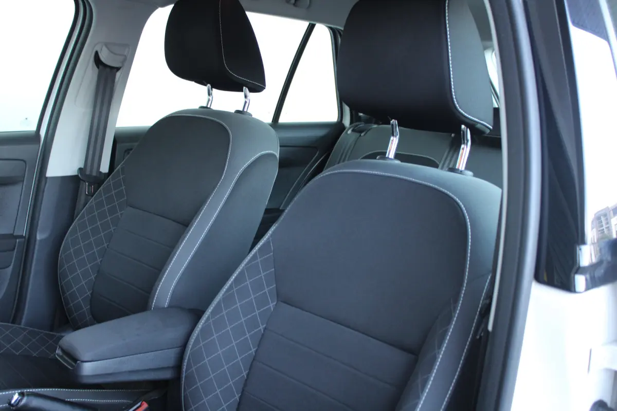 1.0 TSI Business Edition | Parkeersensoren achter | Climate control | Cruise control | Apple carplay & Android auto |