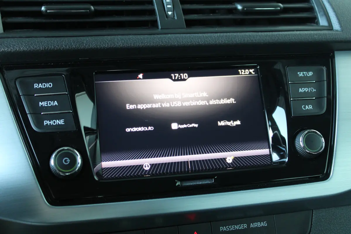 1.0 TSI Business Edition | Parkeersensoren achter | Climate control | Cruise control | Apple carplay & Android auto |
