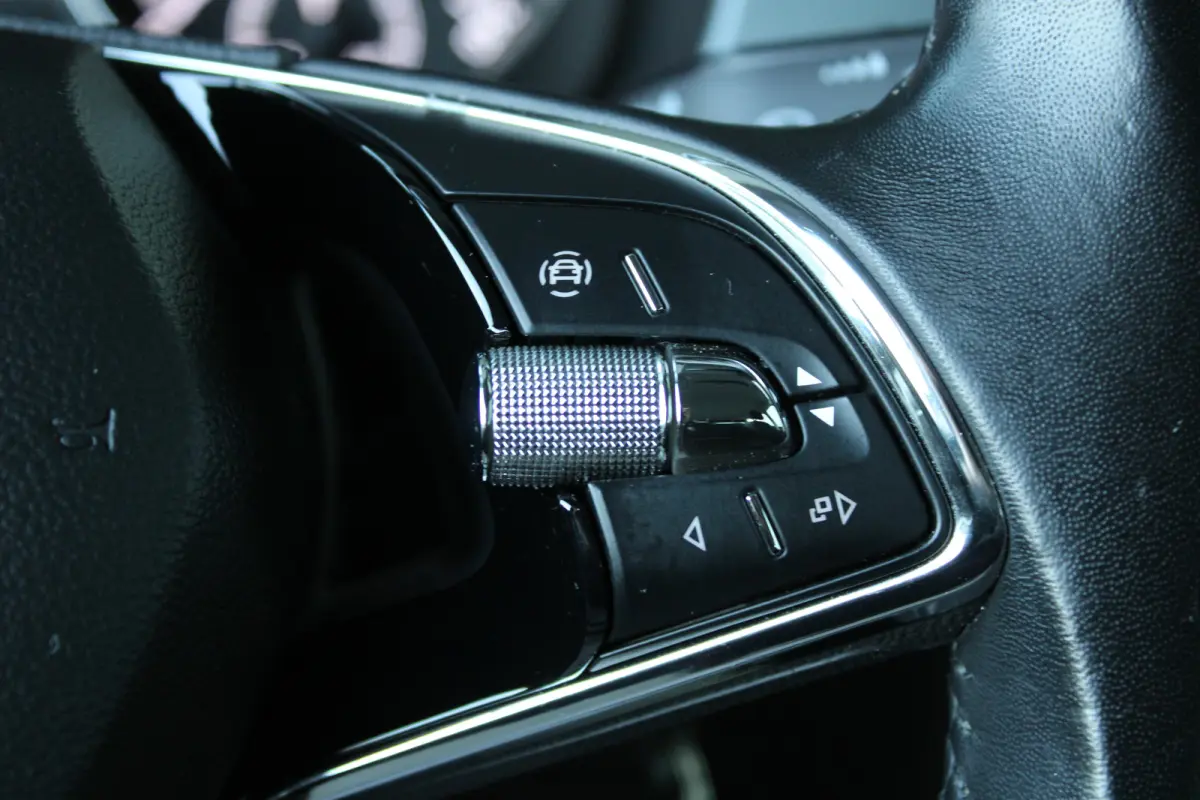1.0 TSI Business Edition | Parkeersensoren achter | Climate control | Cruise control | Apple carplay & Android auto |