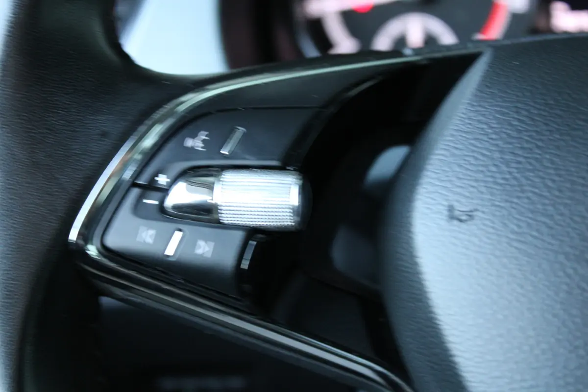 1.0 TSI Business Edition | Parkeersensoren achter | Climate control | Cruise control | Apple carplay & Android auto |