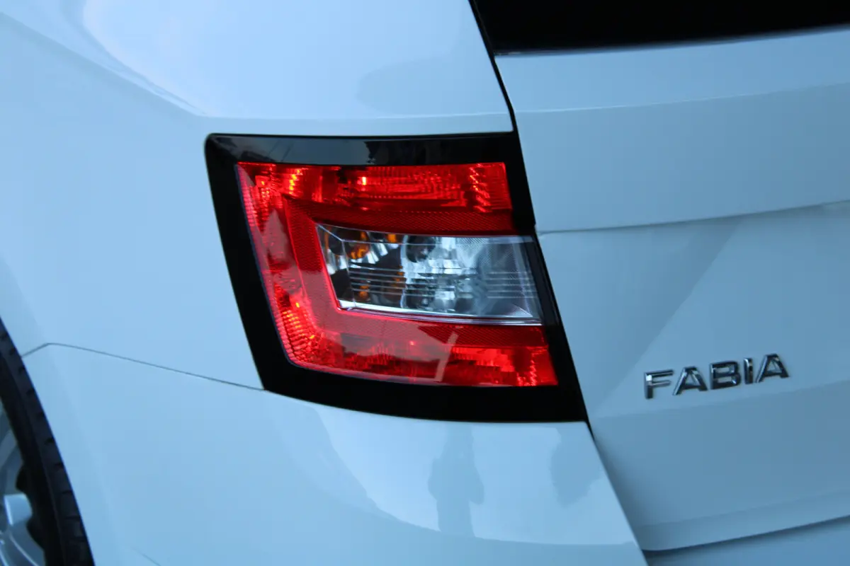 1.0 TSI Business Edition | Parkeersensoren achter | Climate control | Cruise control | Apple carplay & Android auto |