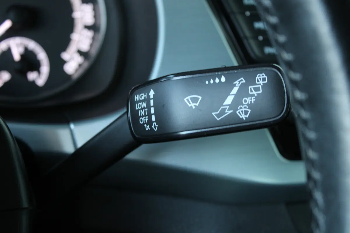 1.0 TSI Business Edition | Parkeersensoren achter | Climate control | Cruise control | Apple carplay & Android auto |