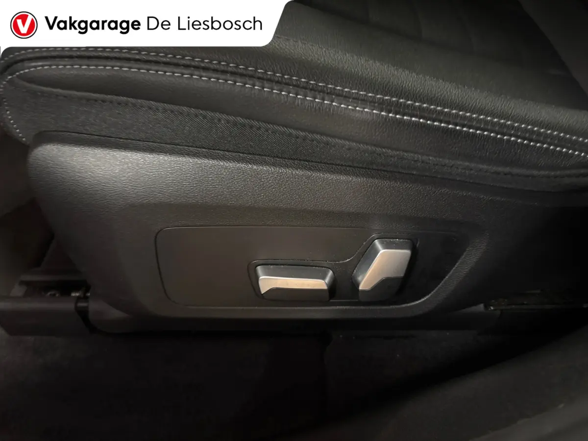 Executive 80 kWh/soh 99,66%/pano/leer/memory/trekhaak/camera/apple/navi