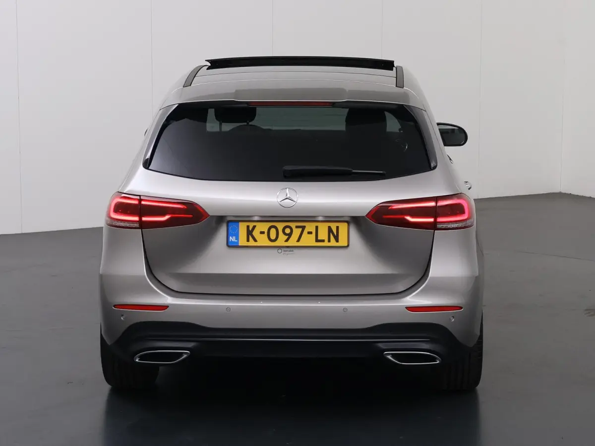 250 4MATIC Premium Plus | Trekhaak | Panoramadak | Burmester | Head Up display | Night | 360 graden camera |