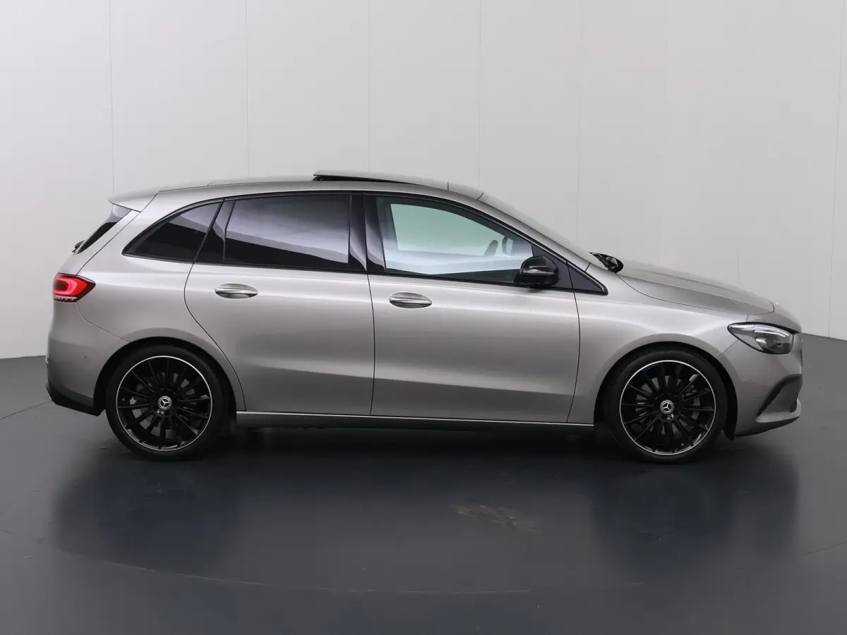 250 4MATIC Premium Plus | Trekhaak | Panoramadak | Burmester | Head Up display | Night | 360 graden camera |