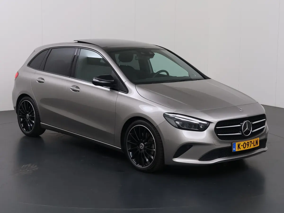250 4MATIC Premium Plus | Trekhaak | Panoramadak | Burmester | Head Up display | Night | 360 graden camera |