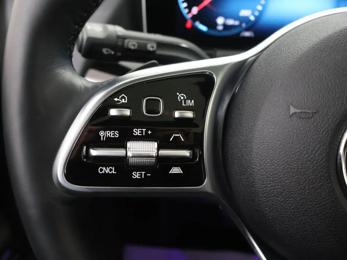250 4MATIC Premium Plus | Trekhaak | Panoramadak | Burmester | Head Up display | Night | 360 graden camera |