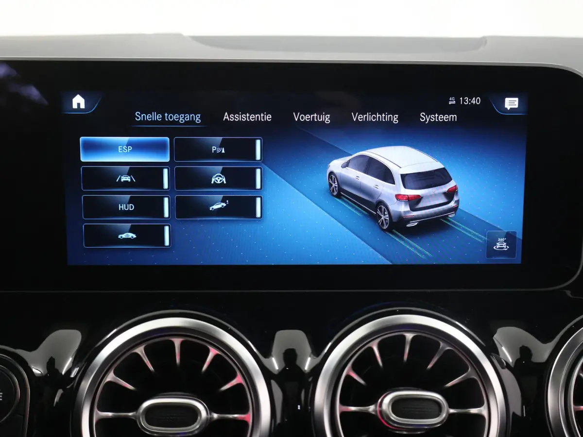 250 4MATIC Premium Plus | Trekhaak | Panoramadak | Burmester | Head Up display | Night | 360 graden camera |