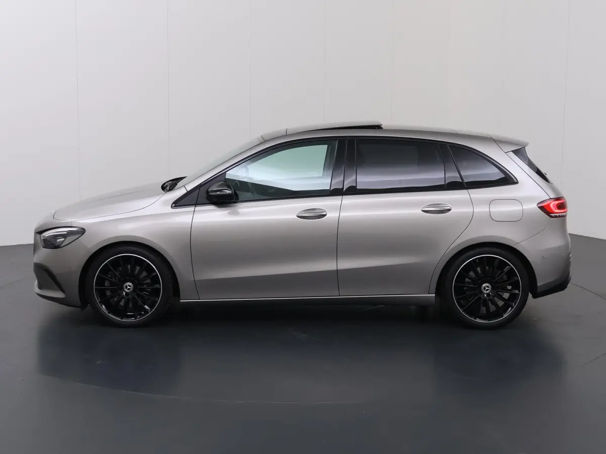 250 4MATIC Premium Plus | Trekhaak | Panoramadak | Burmester | Head Up display | Night | 360 graden camera |