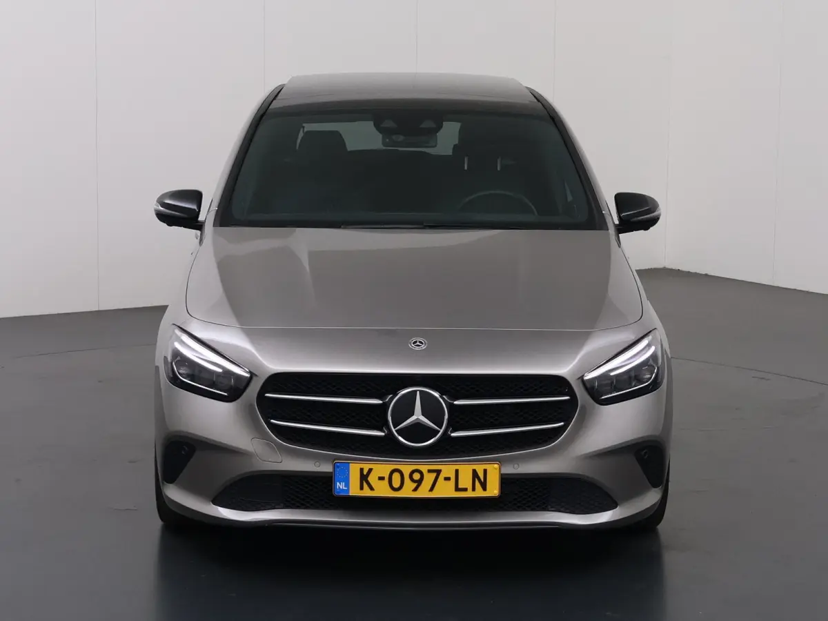 250 4MATIC Premium Plus | Trekhaak | Panoramadak | Burmester | Head Up display | Night | 360 graden camera |