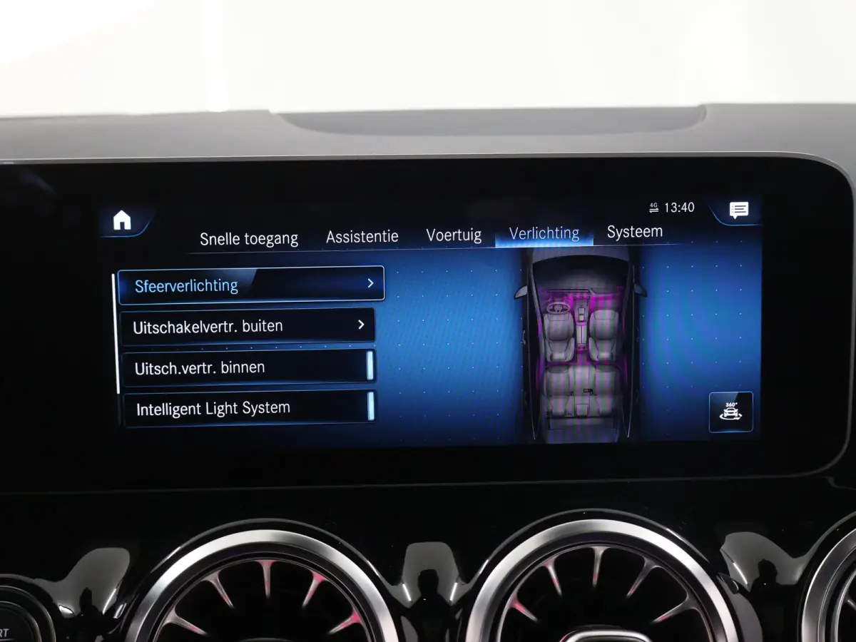 250 4MATIC Premium Plus | Trekhaak | Panoramadak | Burmester | Head Up display | Night | 360 graden camera |