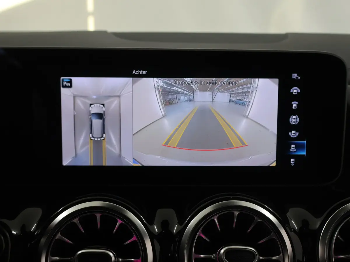 250 4MATIC Premium Plus | Trekhaak | Panoramadak | Burmester | Head Up display | Night | 360 graden camera |