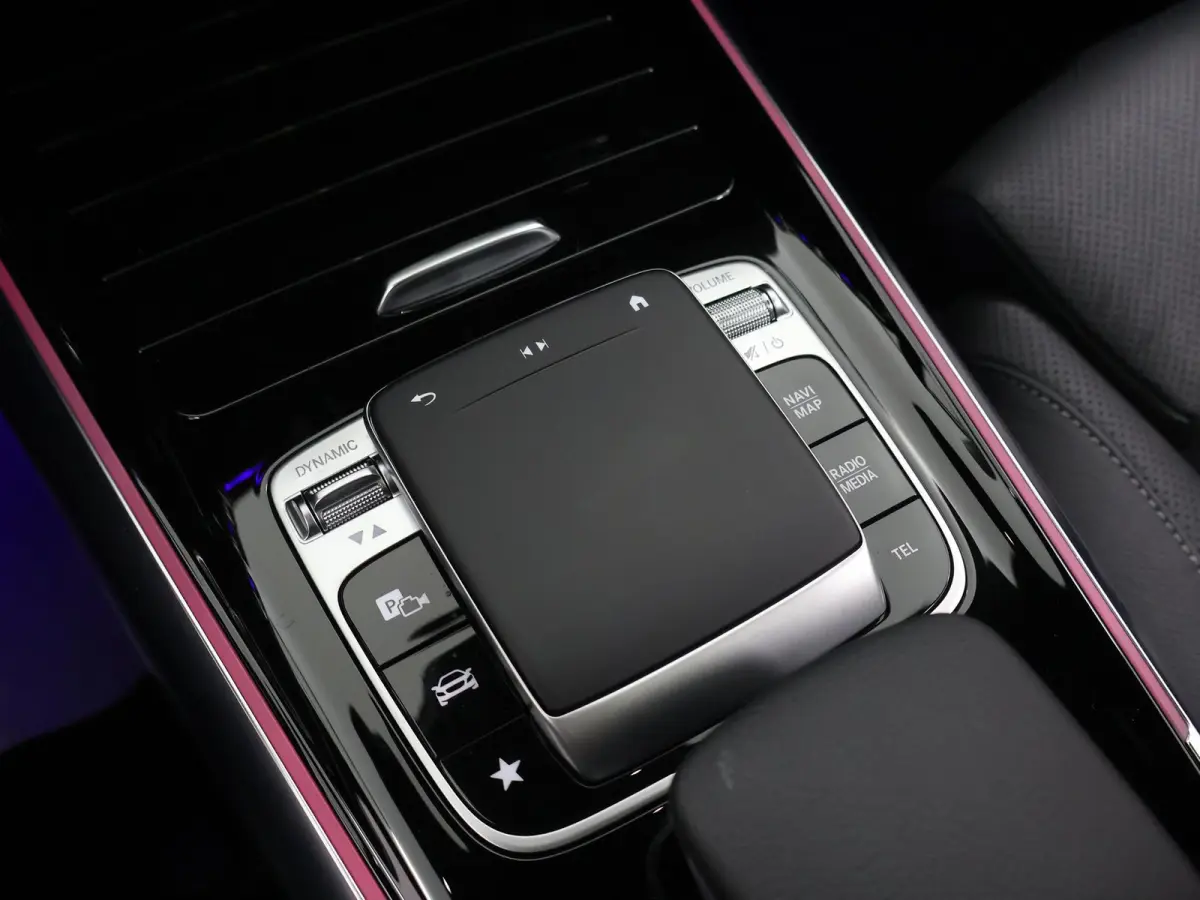 250 4MATIC Premium Plus | Trekhaak | Panoramadak | Burmester | Head Up display | Night | 360 graden camera |
