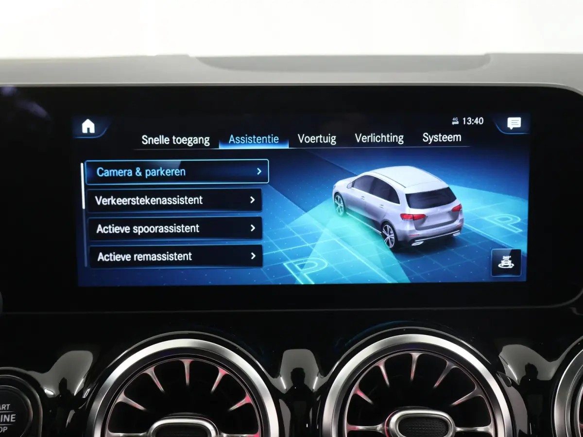 250 4MATIC Premium Plus | Trekhaak | Panoramadak | Burmester | Head Up display | Night | 360 graden camera |