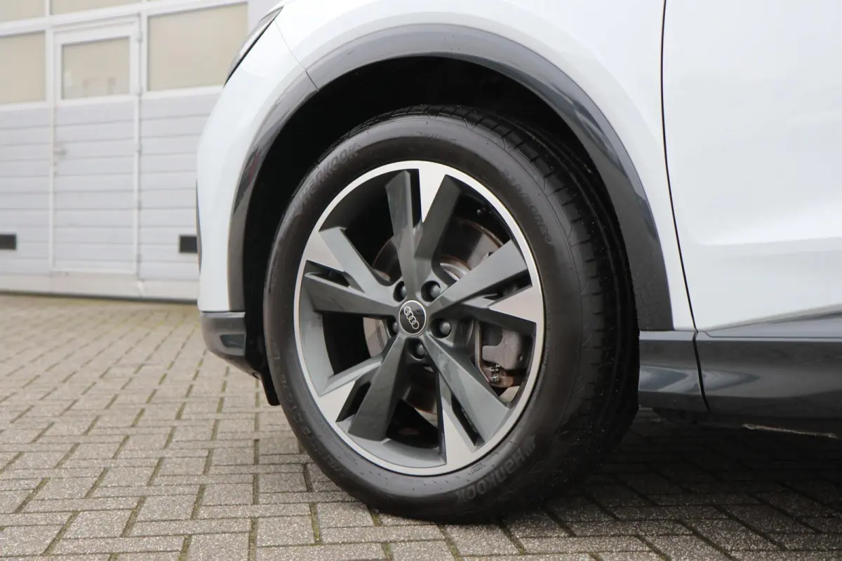45 265pk quattro Advanced edition 77 kWh | Keyless Entry | Achteruitrijcamera | Adaptive Cruise