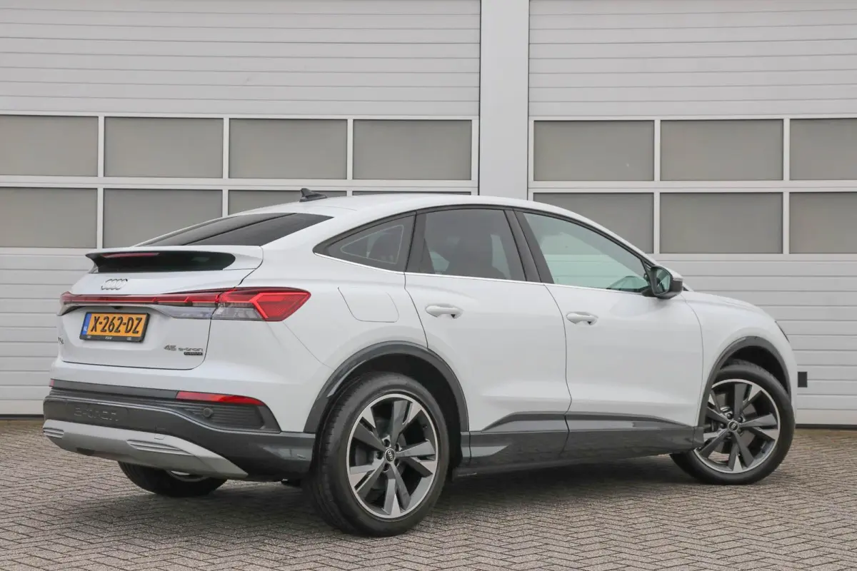 45 265pk quattro Advanced edition 77 kWh | Keyless Entry | Achteruitrijcamera | Adaptive Cruise