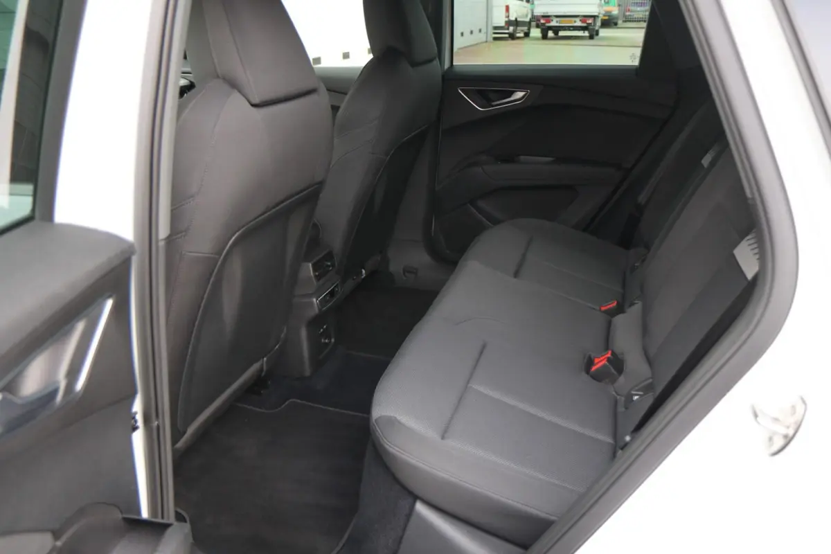 45 265pk quattro Advanced edition 77 kWh | Keyless Entry | Achteruitrijcamera | Adaptive Cruise