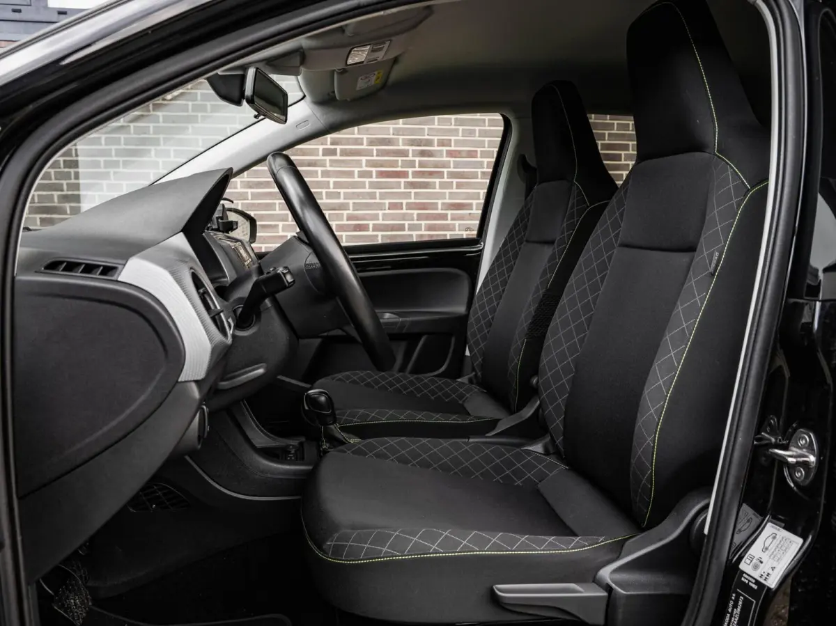EV Style | SOH 95% | Cruise Control | Stoelverwarming | Verwarmde Voorruit | Climatronic | Parkeersensor | 16" | Dealeronderhouden
