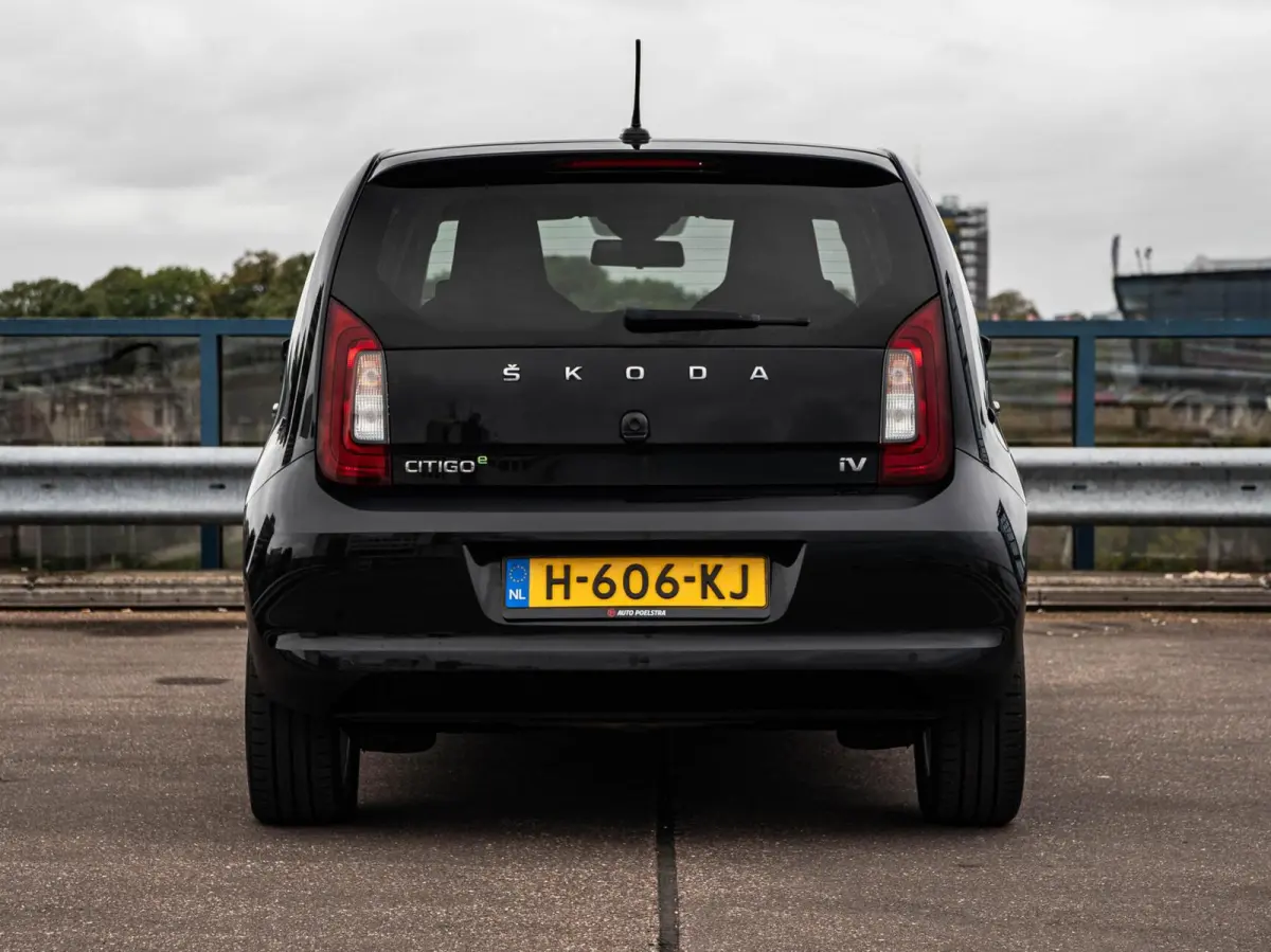 EV Style | SOH 95% | Cruise Control | Stoelverwarming | Verwarmde Voorruit | Climatronic | Parkeersensor | 16" | Dealeronderhouden