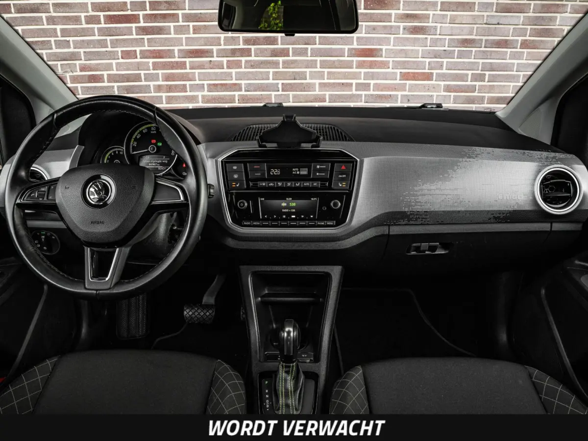EV Style | SOH 95% | Cruise Control | Stoelverwarming | Verwarmde Voorruit | Climatronic | Parkeersensor | 16" | Dealeronderhouden
