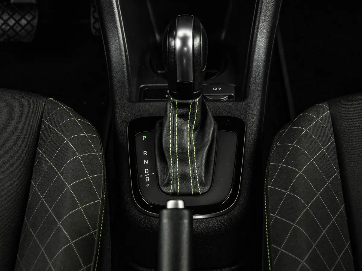 EV Style | SOH 95% | Cruise Control | Stoelverwarming | Verwarmde Voorruit | Climatronic | Parkeersensor | 16" | Dealeronderhouden