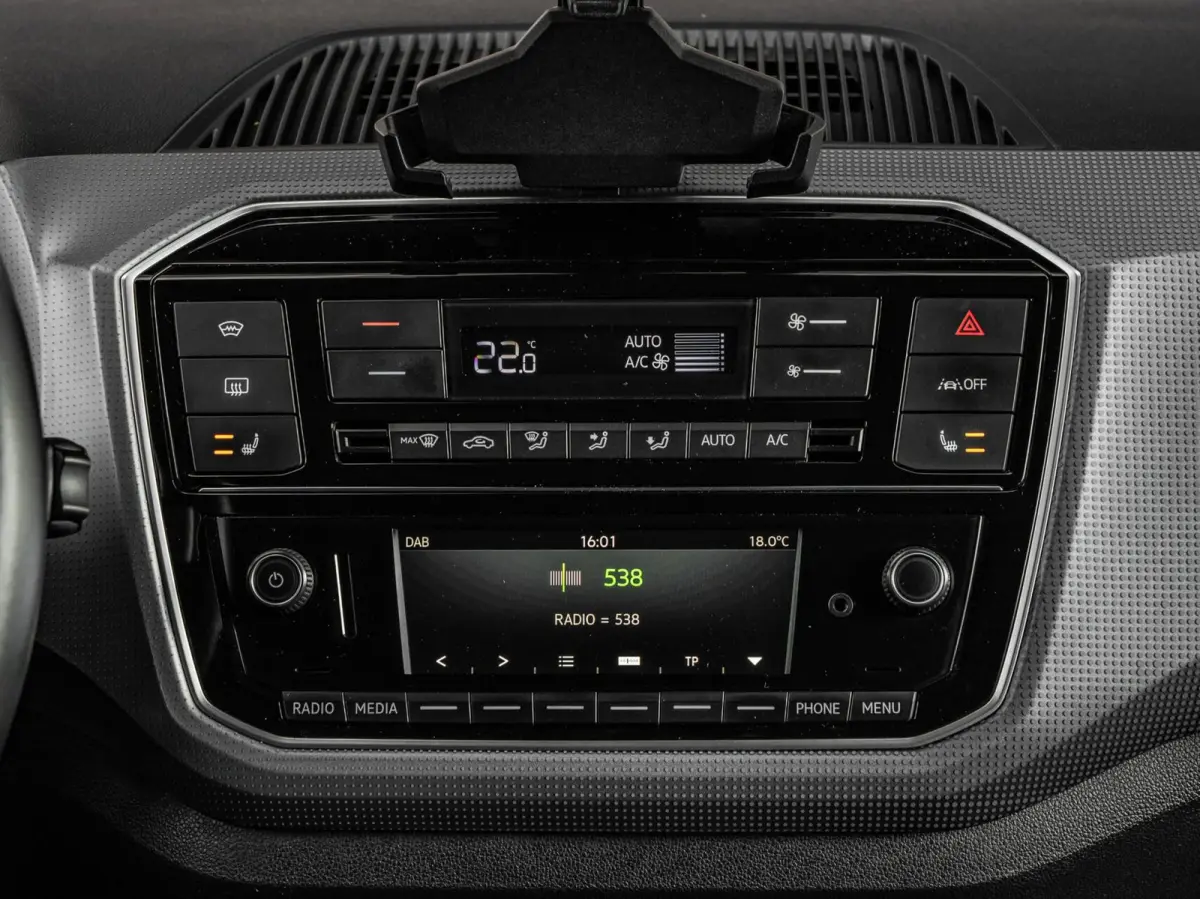 EV Style | SOH 95% | Cruise Control | Stoelverwarming | Verwarmde Voorruit | Climatronic | Parkeersensor | 16" | Dealeronderhouden