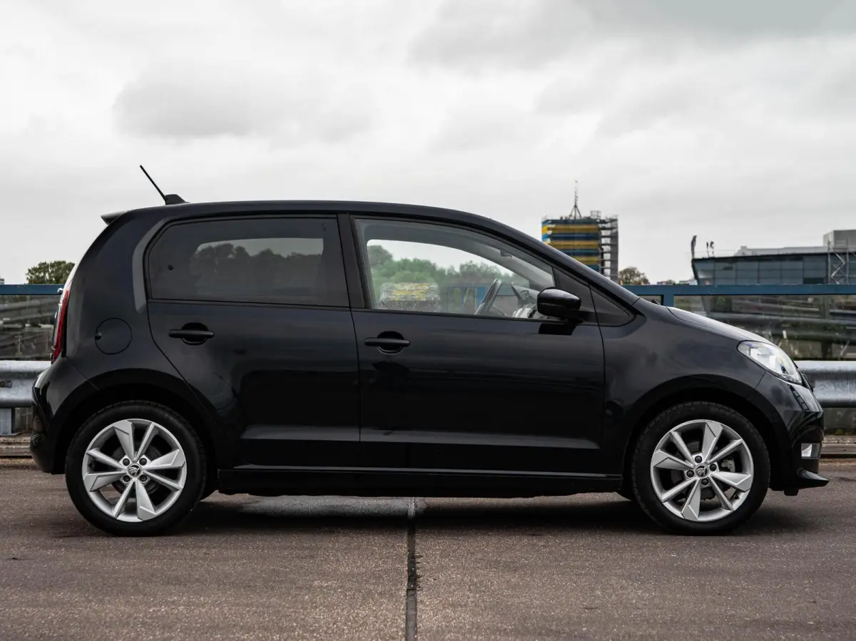 EV Style | SOH 95% | Cruise Control | Stoelverwarming | Verwarmde Voorruit | Climatronic | Parkeersensor | 16" | Dealeronderhouden