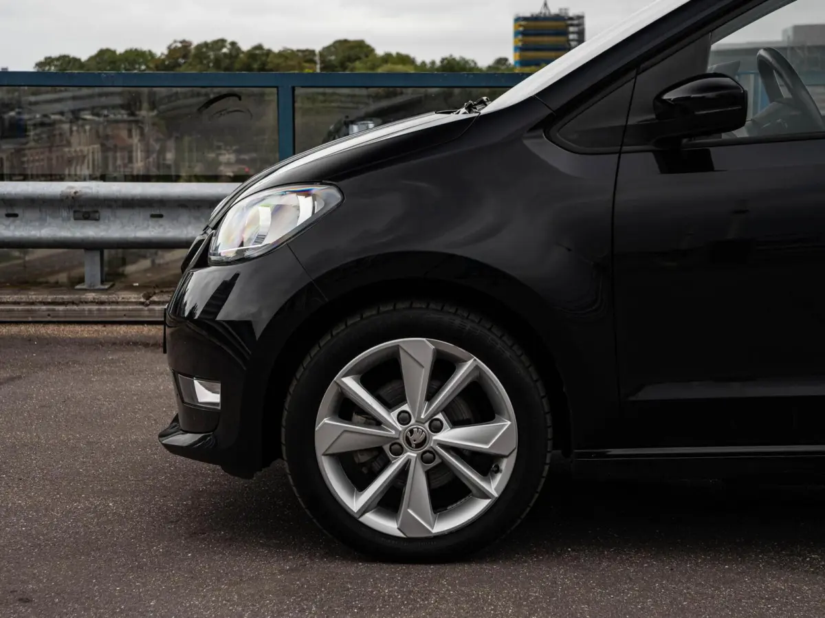 EV Style | SOH 95% | Cruise Control | Stoelverwarming | Verwarmde Voorruit | Climatronic | Parkeersensor | 16" | Dealeronderhouden