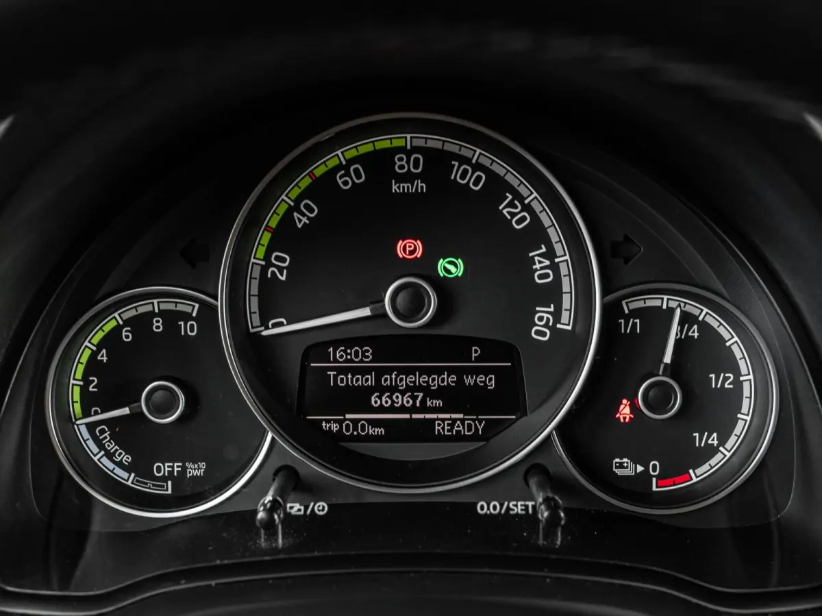 EV Style | SOH 95% | Cruise Control | Stoelverwarming | Verwarmde Voorruit | Climatronic | Parkeersensor | 16" | Dealeronderhouden