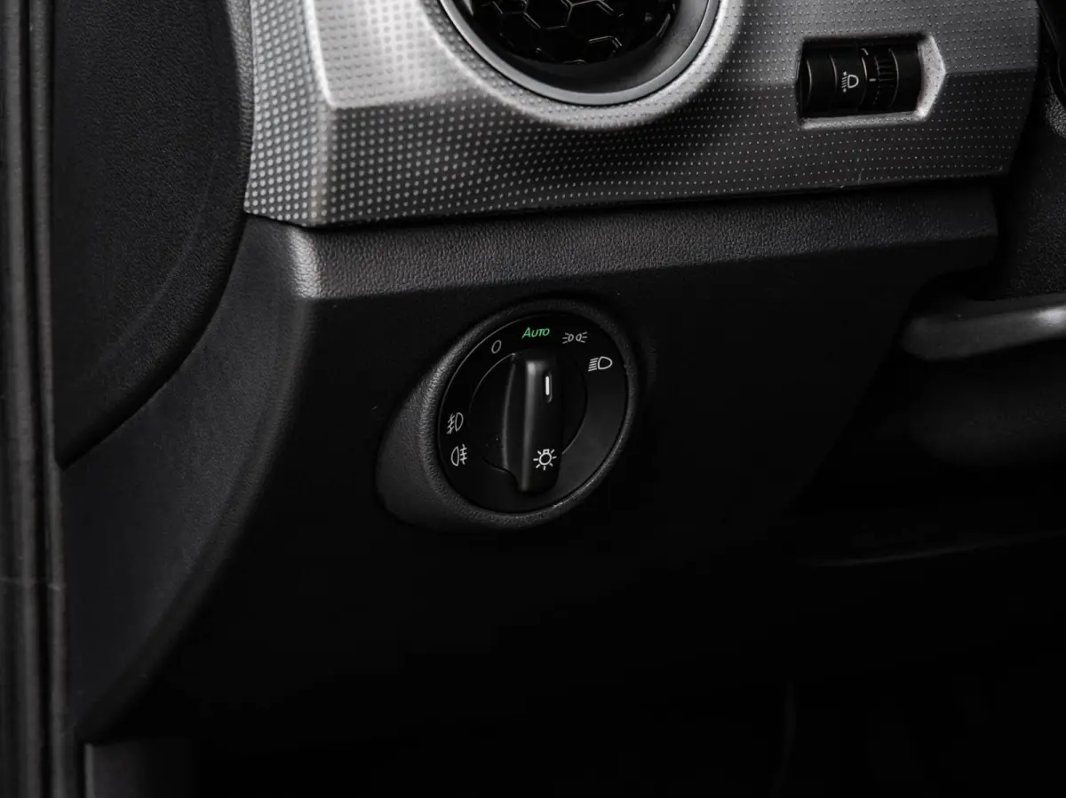EV Style | SOH 95% | Cruise Control | Stoelverwarming | Verwarmde Voorruit | Climatronic | Parkeersensor | 16" | Dealeronderhouden