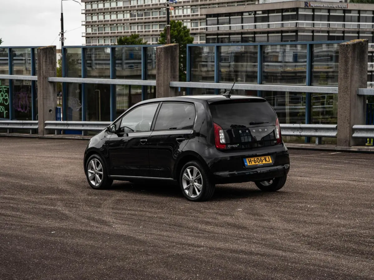 EV Style | SOH 95% | Cruise Control | Stoelverwarming | Verwarmde Voorruit | Climatronic | Parkeersensor | 16" | Dealeronderhouden