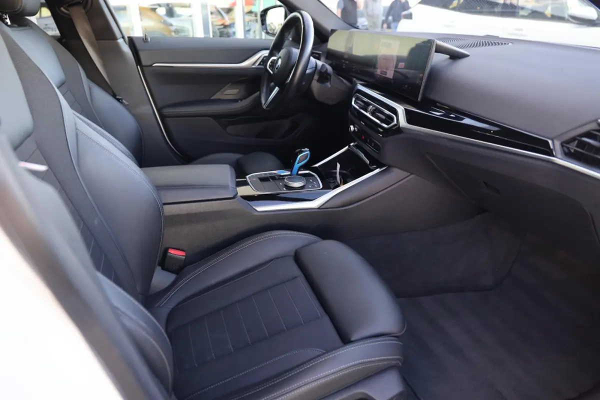 eDrive40 High Executive 84 kWh|SOH 94.5%|Schuifdak|Camera|Laser|