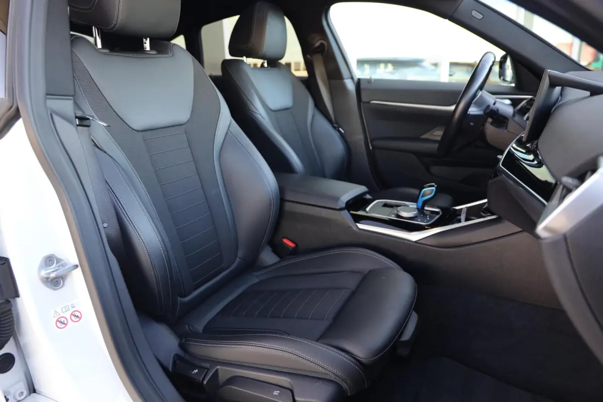 eDrive40 High Executive 84 kWh|SOH 94.5%|Schuifdak|Camera|Laser|