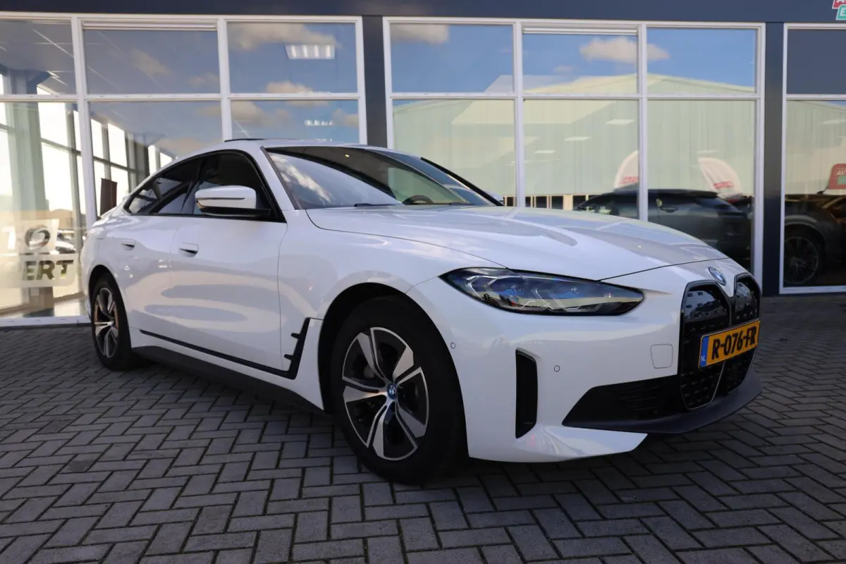 eDrive40 High Executive 84 kWh|SOH 94.5%|Schuifdak|Camera|Laser|