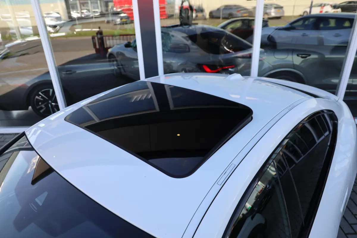 eDrive40 High Executive 84 kWh|SOH 94.5%|Schuifdak|Camera|Laser|