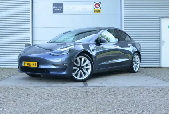 Long Range AWD 75 kWh Trekhaak (1.000kg), AutoPilot3.0