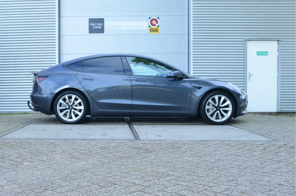 Long Range AWD 75 kWh Trekhaak (1.000kg), SOH 88,9%, AutoPilot3.0