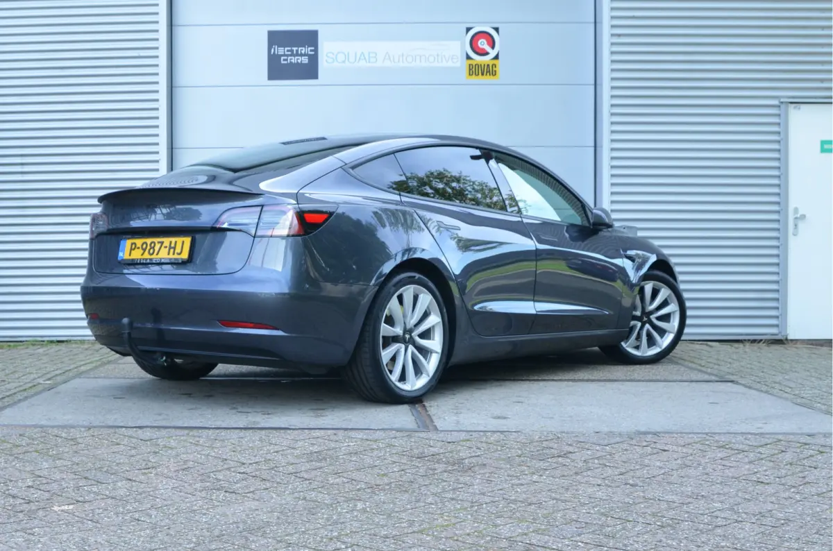 Long Range AWD 75 kWh Trekhaak (1.000kg), SOH 88,9%, AutoPilot3.0