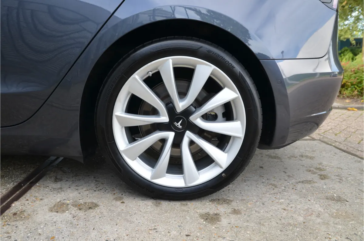 Long Range AWD 75 kWh Trekhaak (1.000kg), AutoPilot3.0