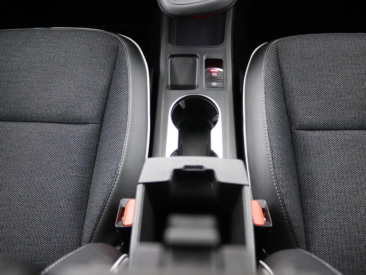 E-Tech Plug-in Hybrid 160 Intens | Navigatie | Climate Control |
