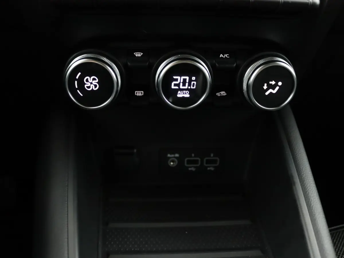 E-Tech Plug-in Hybrid 160 Intens | Navigatie | Climate Control |