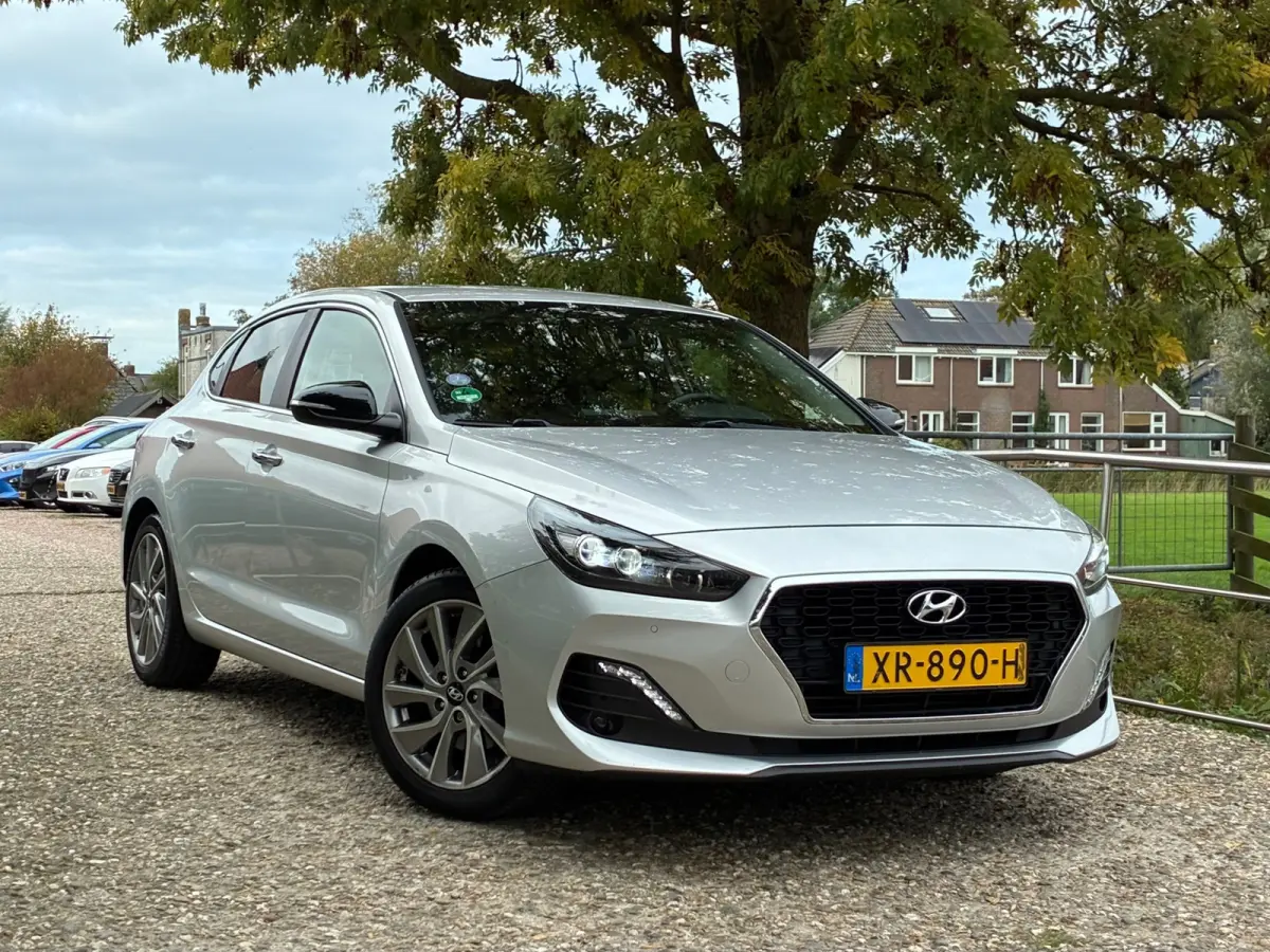 Hyundai i30 Fastback 2019 Benzine Handgeschakeld leasen