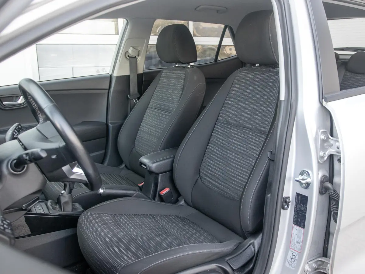 1.0 T-GDi MHEV DynamicPlusLine | Keyless entry en start | LM velgen | privacy glass