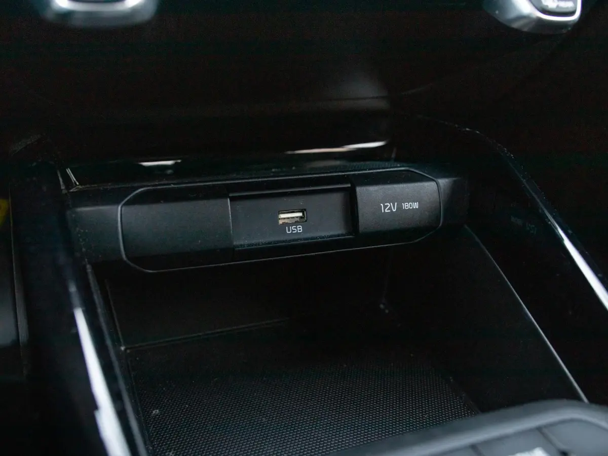 1.0 T-GDi MHEV DynamicPlusLine | Keyless entry en start | LM velgen | privacy glass