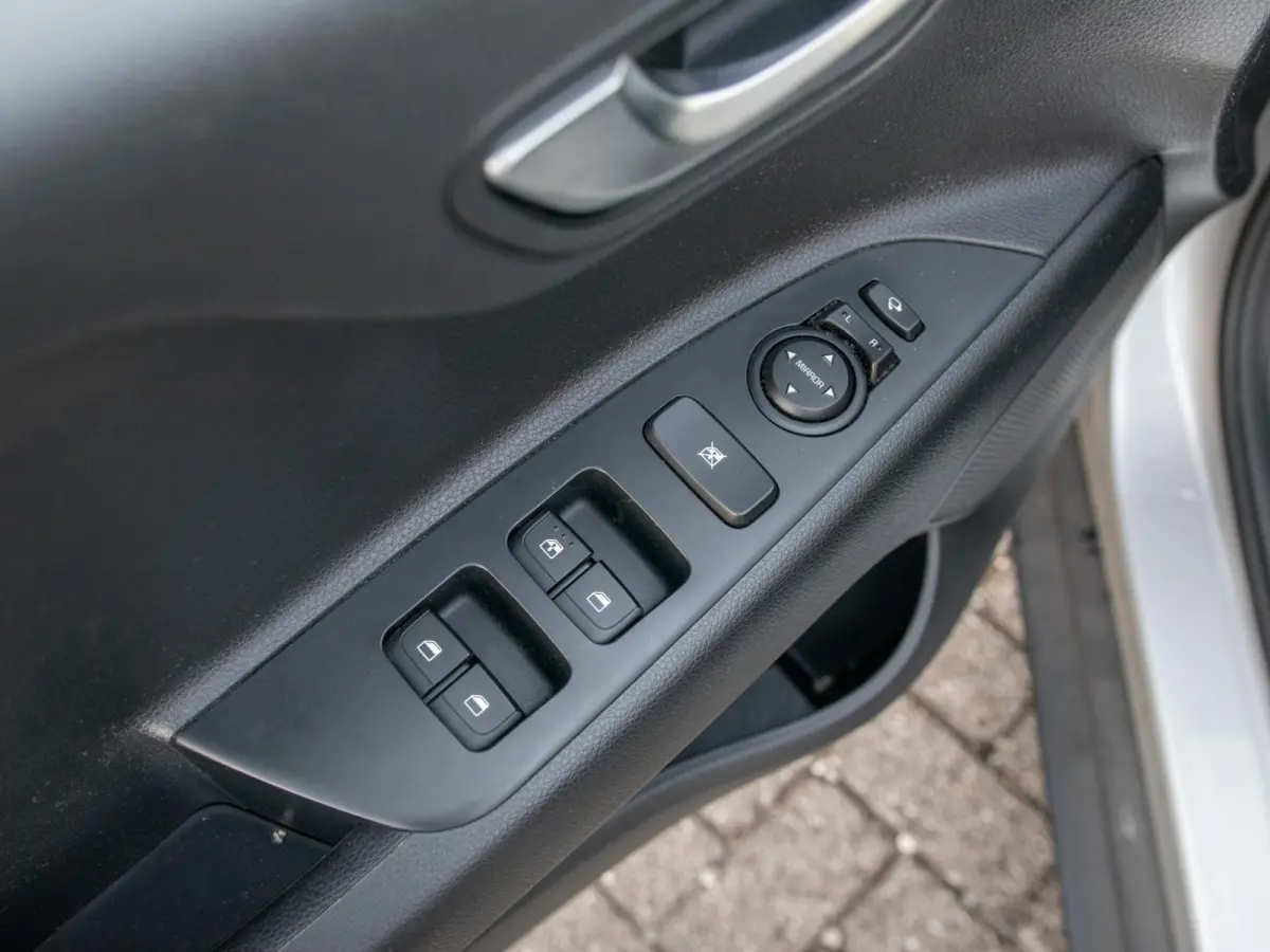 1.0 T-GDi MHEV DynamicPlusLine | Keyless entry en start | LM velgen | privacy glass