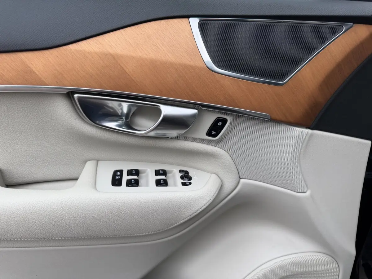 2.0 T8 Recharge AWD Inscription Expression, Trekhaak, Beige Leder