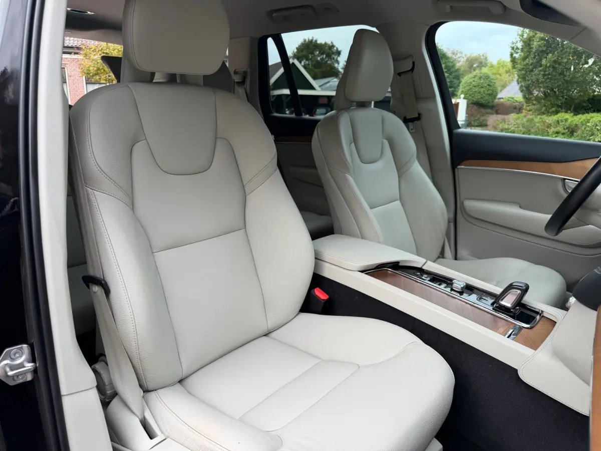 2.0 T8 Recharge AWD Inscription Expression, Trekhaak, Beige Leder
