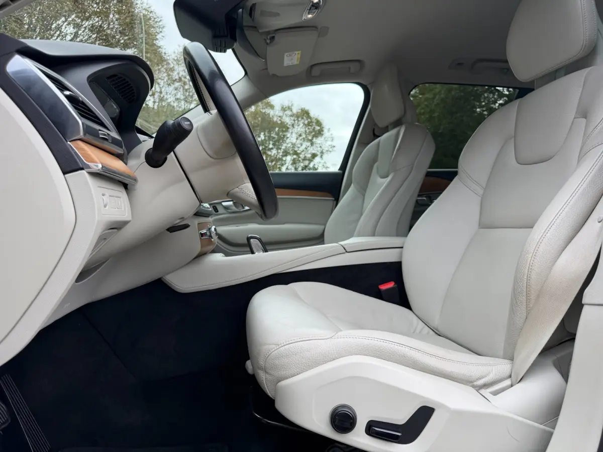 2.0 T8 Recharge AWD Inscription Expression, Trekhaak, Beige Leder